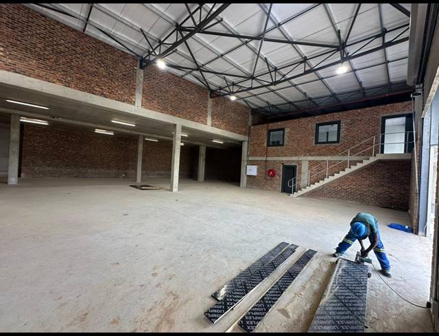 1,231M² WAREHOUSE TO LET IN LANSERIA